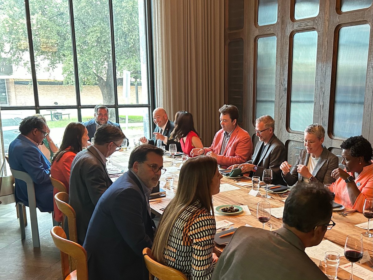 Salon dinner with Jeff Selingo August 2025